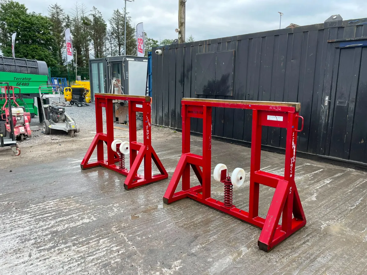 Container Support Trestle Stand with Spring Roller - Image 3