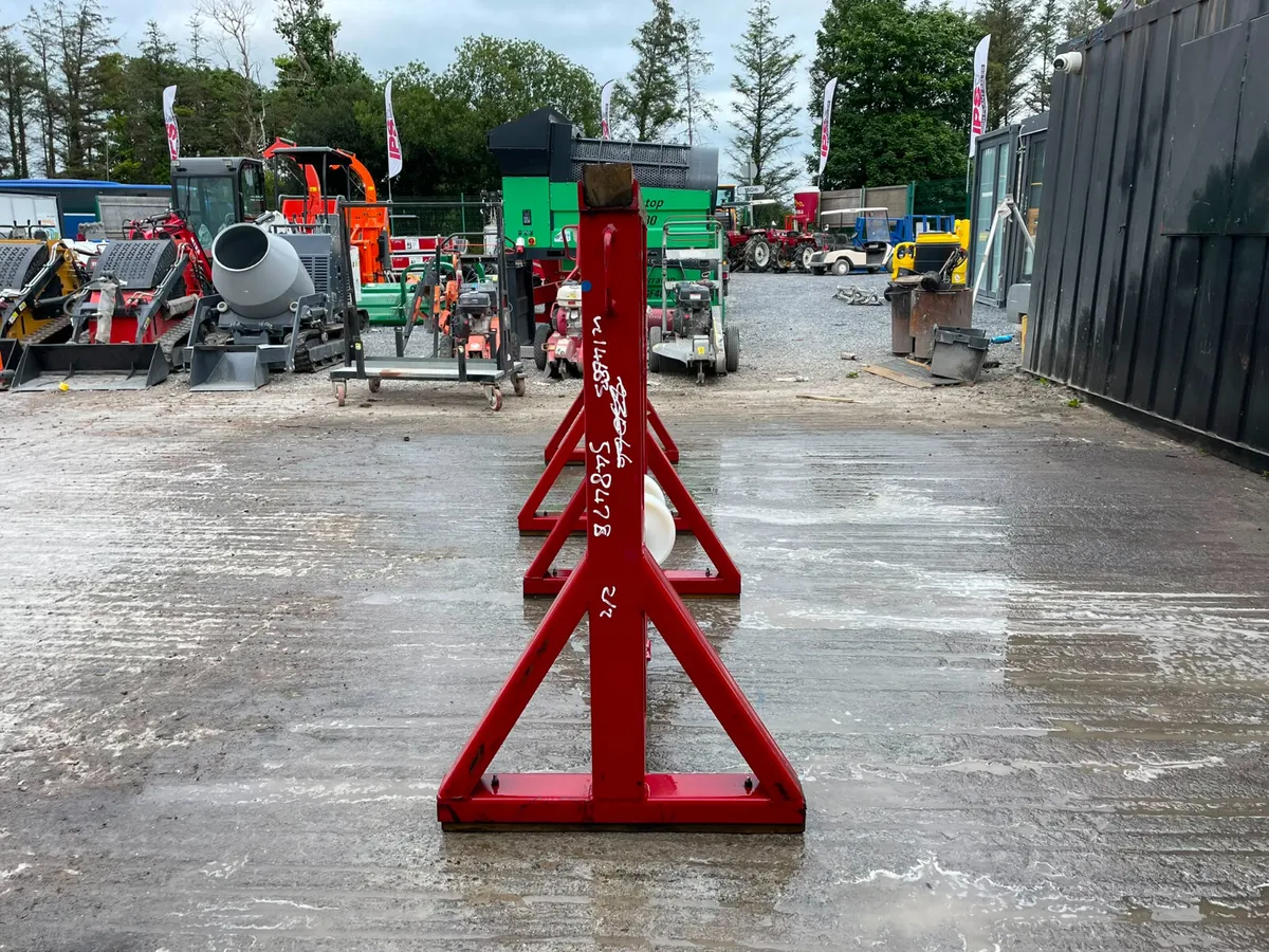 Container Support Trestle Stand with Spring Roller - Image 4