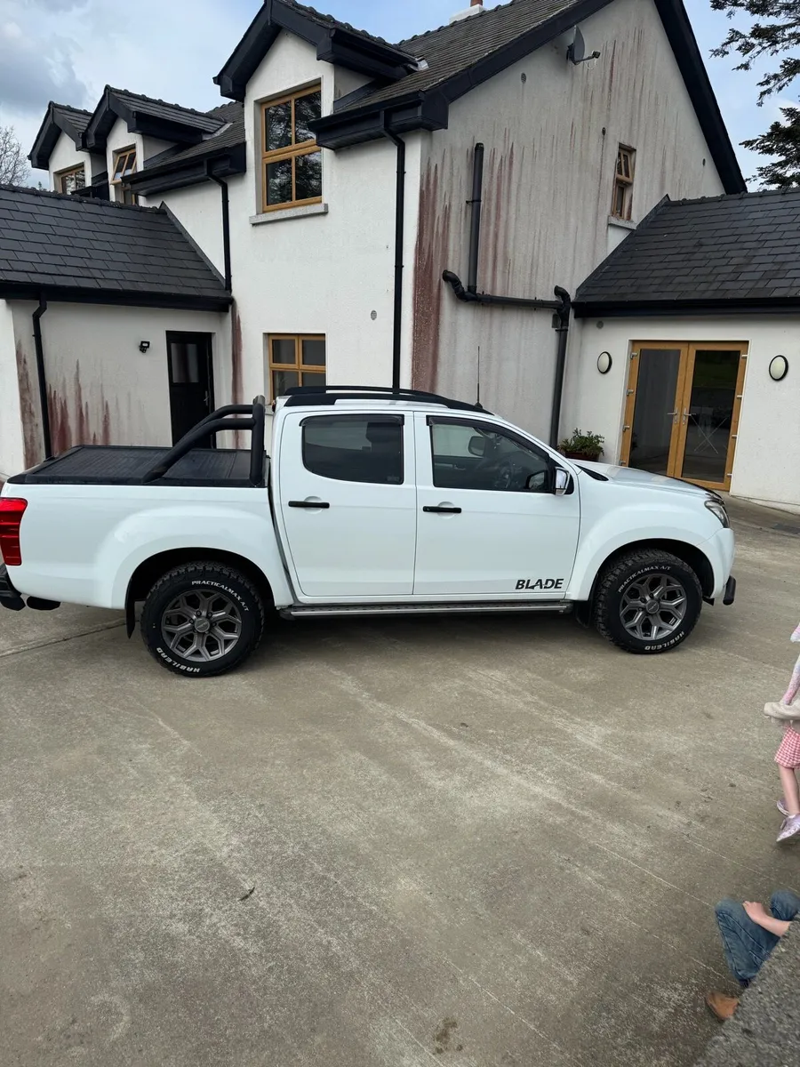 Isuzu Dmax - Image 2