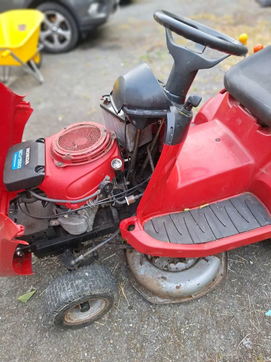Honda Ride On Mower for Spares or Repair - Image 3