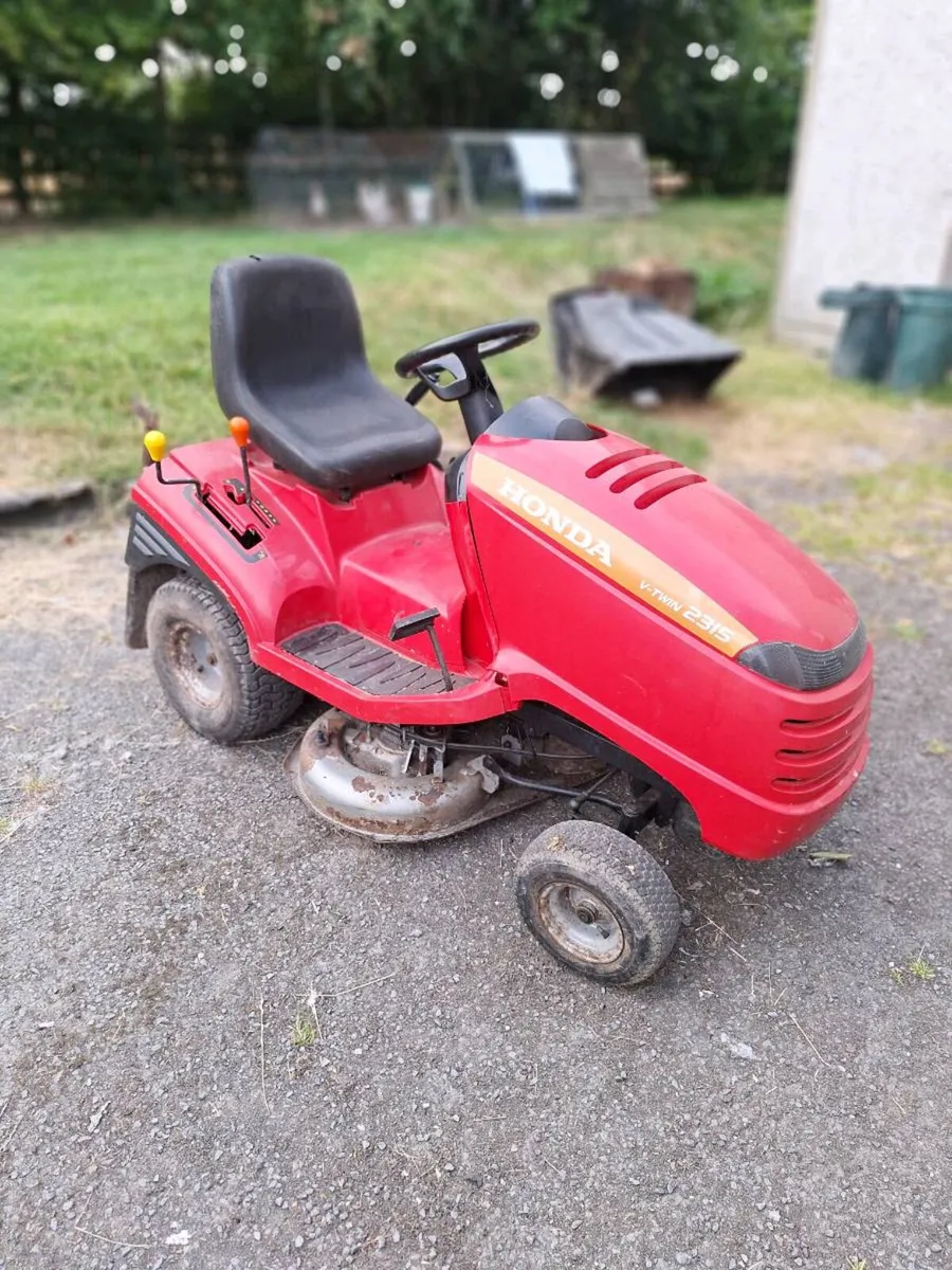 Honda Ride On Mower for Spares or Repair - Image 1