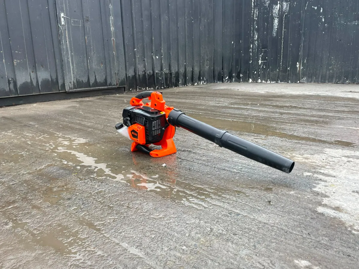 BOSS Petrol Handheld Leaf Blower - Image 1