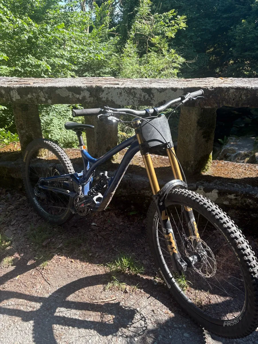 Downhill mountain bike - Image 3