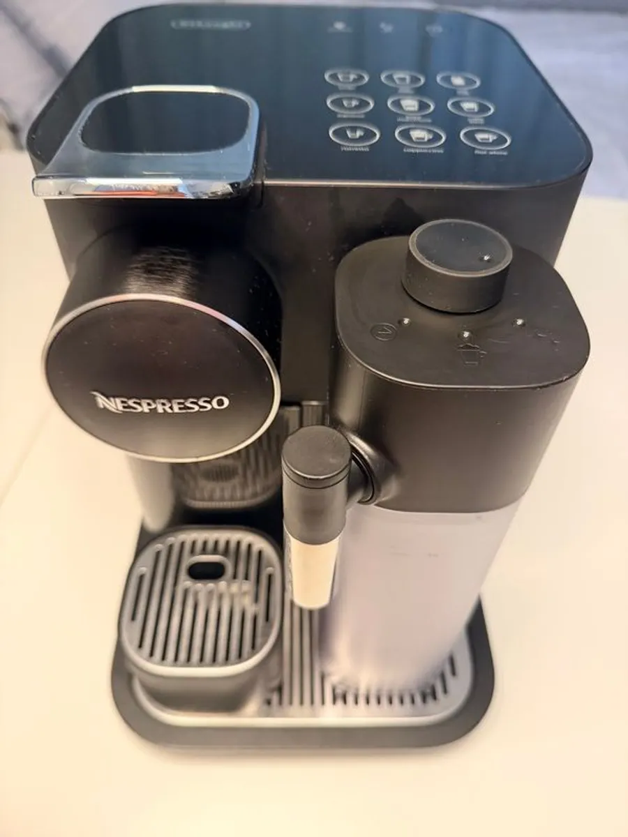 Nespresso Gran Lattissima Excellent Condition Fully Descaled - Image 1