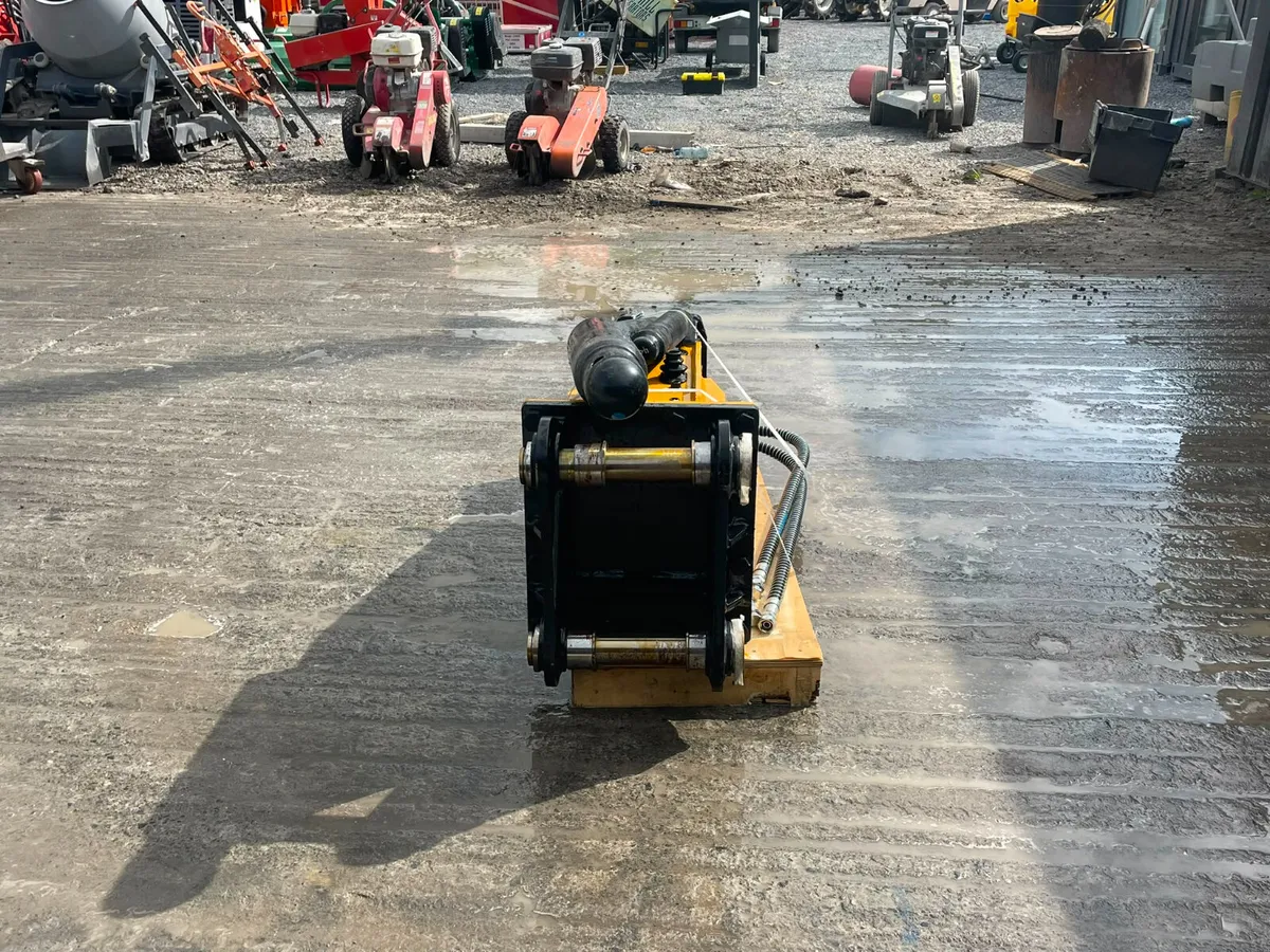 Hydraulic Breaker / Hammer Attachment - Image 3