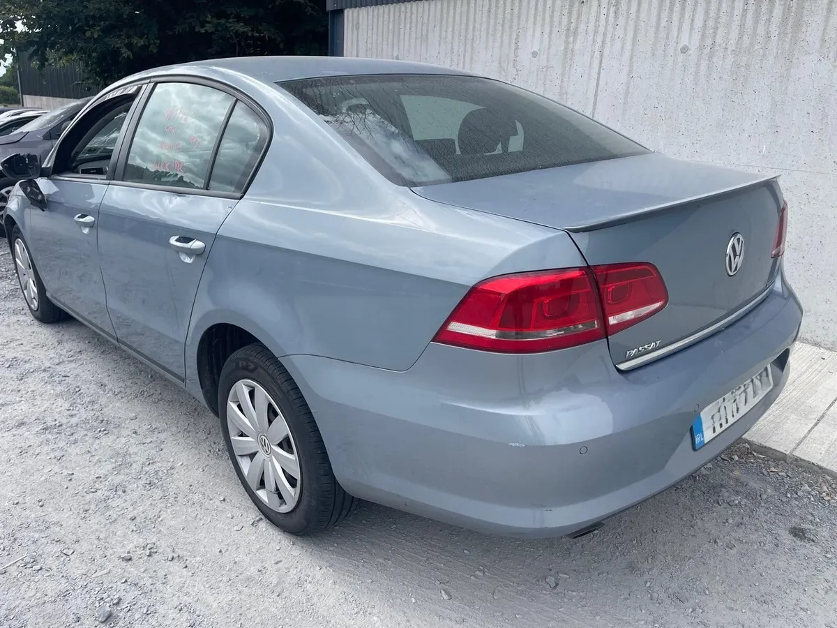 2014 VW Passat 1.6 TDI Bluemotion CAT C - Image 2