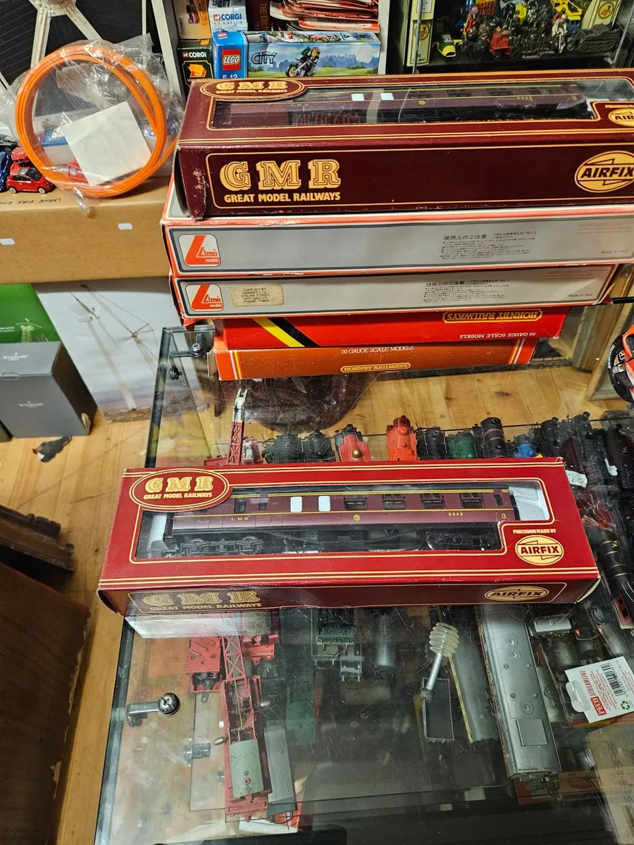 Hornby Airfix OO Gauge Carraige