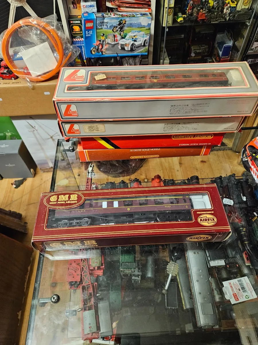 Hornby Airfix OO Gauge Carraige