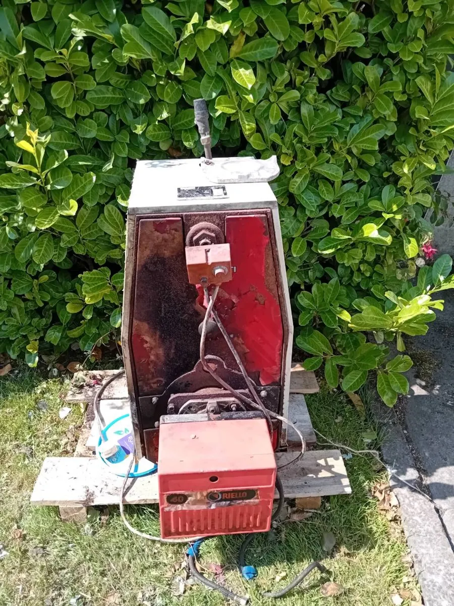 Oil boiler - Image 1