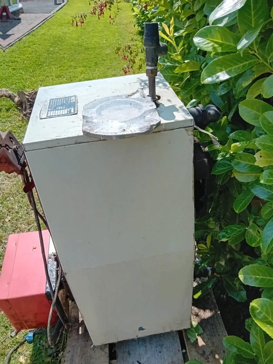 Oil boiler - Image 3