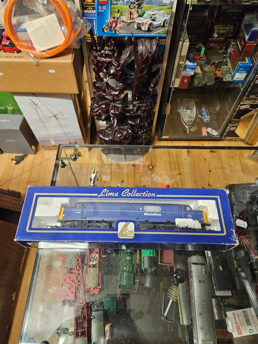 Hornby Lima OO Gauge Class 37 Diesel Engine - Image 1