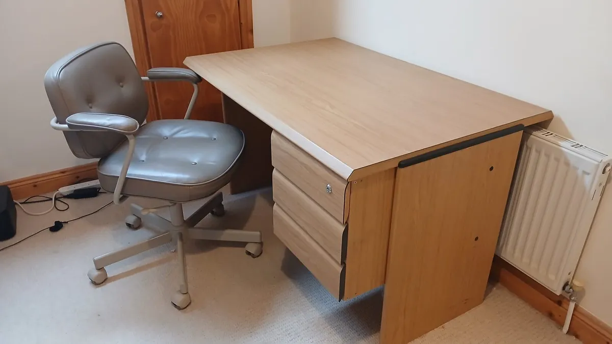 100% solid Wood Desk & office Chair