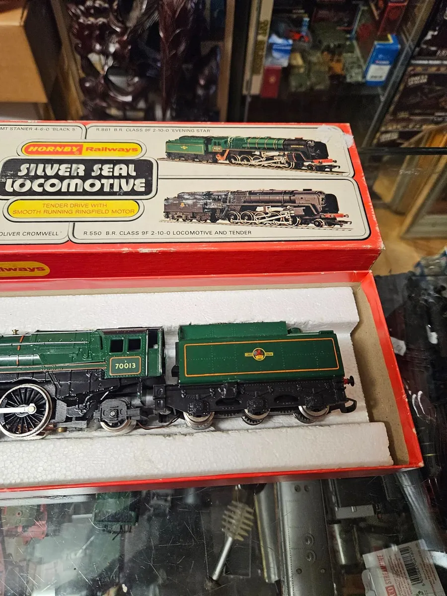 Hornby Triang OO Gauge Oliver Cromwell Steam Engin - Image 3