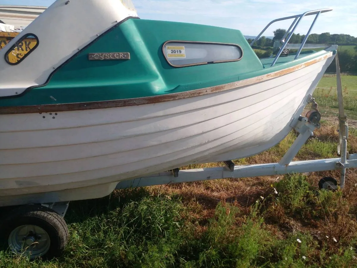 Fishing boat - Image 2