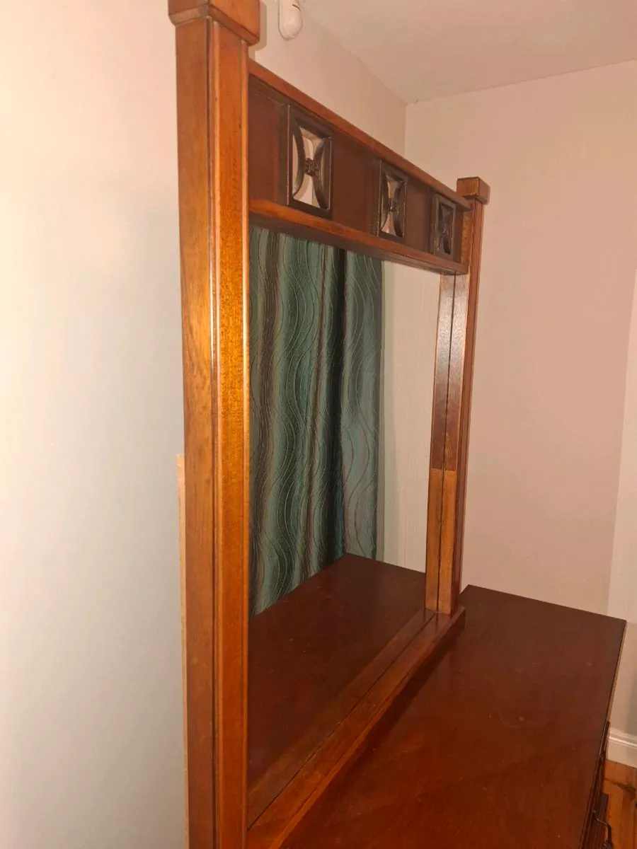 6 drawer dresser with mirror  mahogany in colour - Image 2