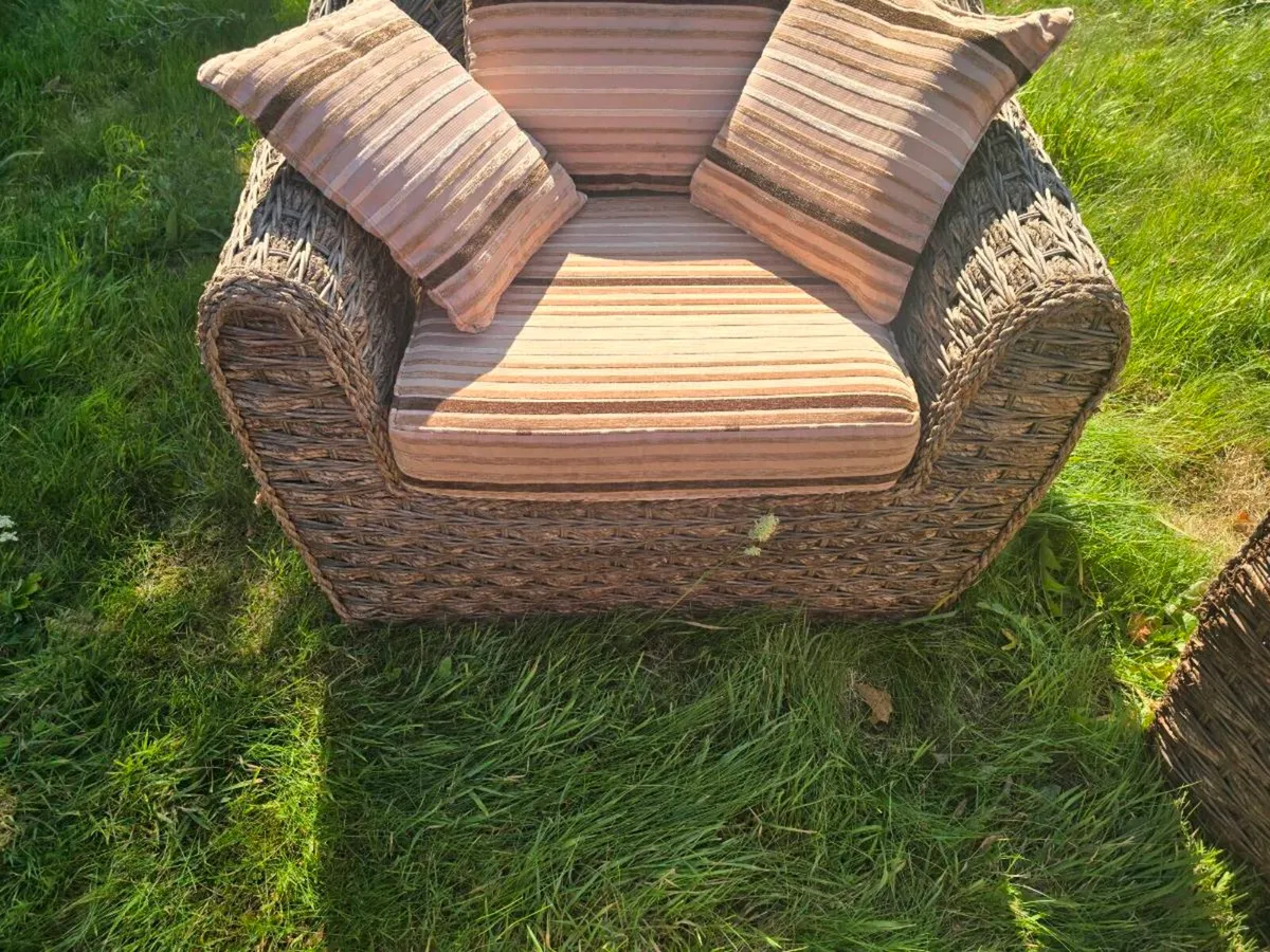 3 peace rattan  garden furniture - Image 3