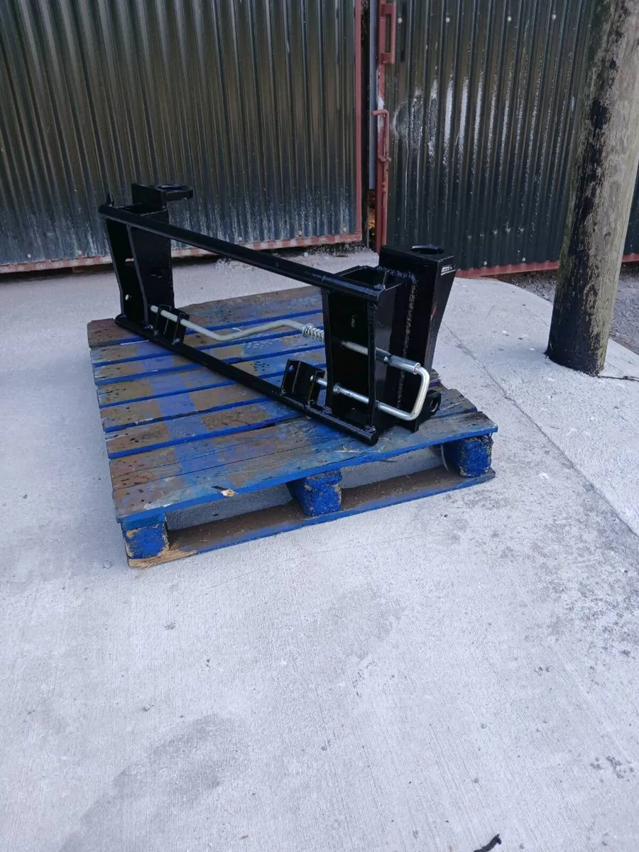 Pinnacle Fabrication Loader Adaptor - Image 4