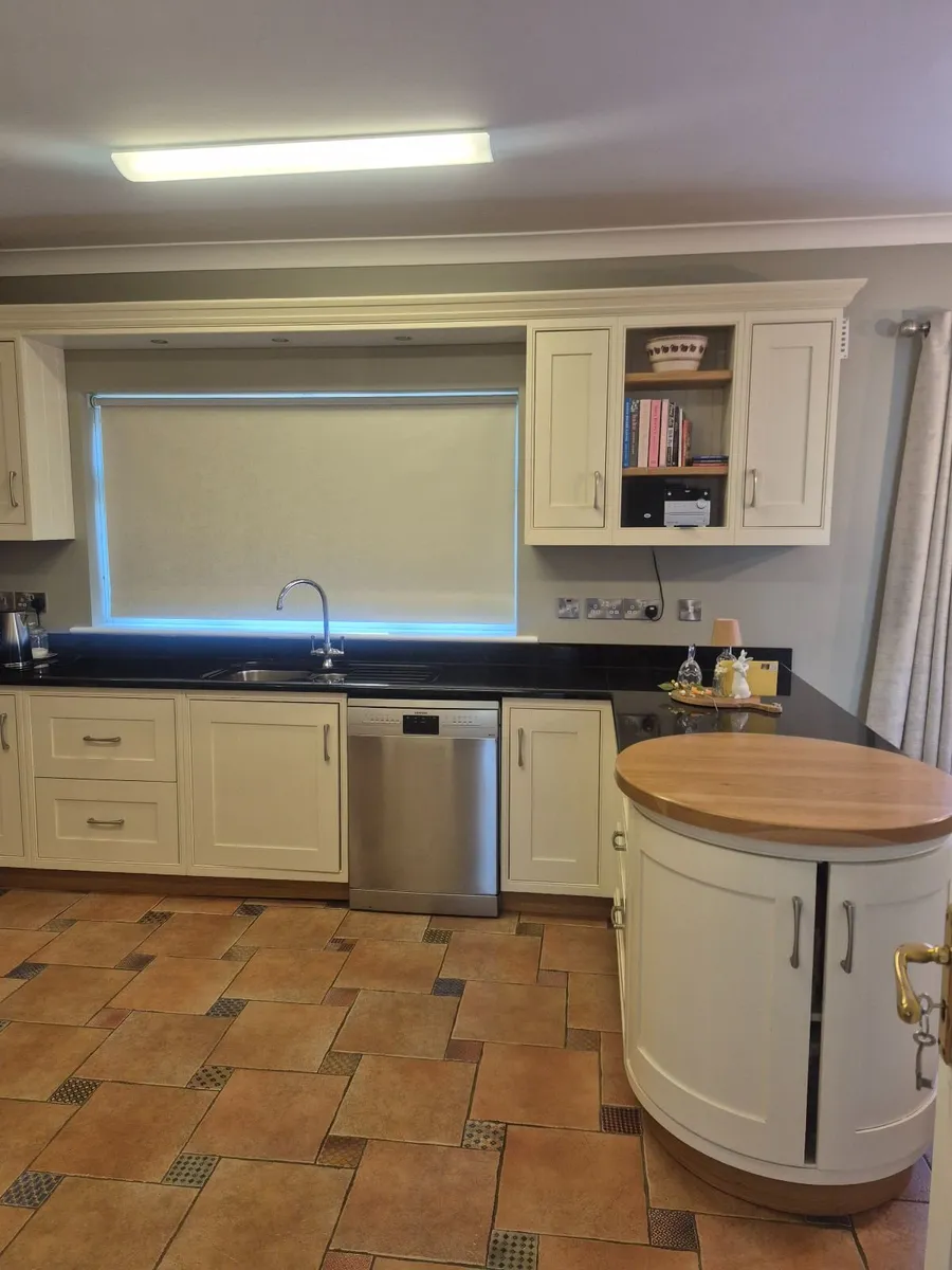 Kitchen units and granite worktops - Image 3