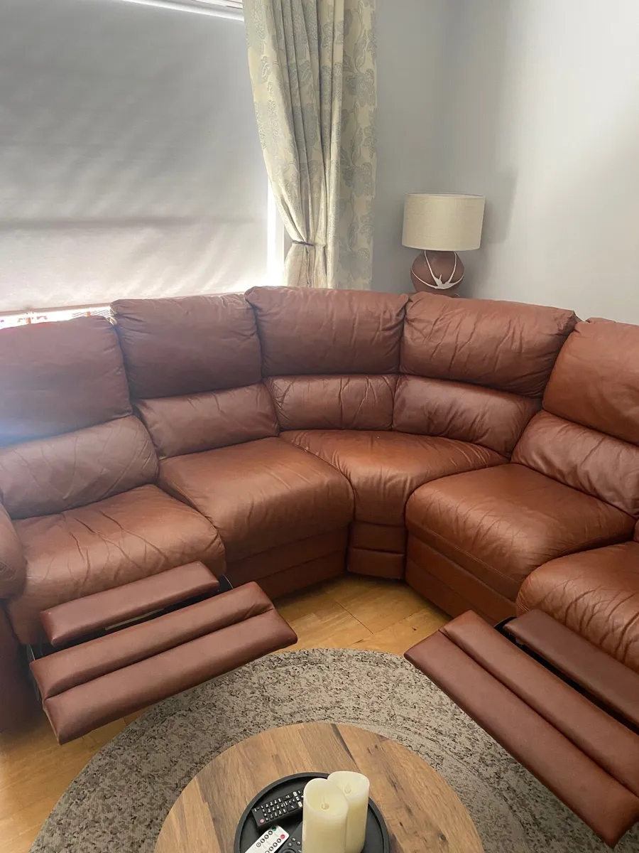 Leather corner couch also solid oak dining table - Image 2