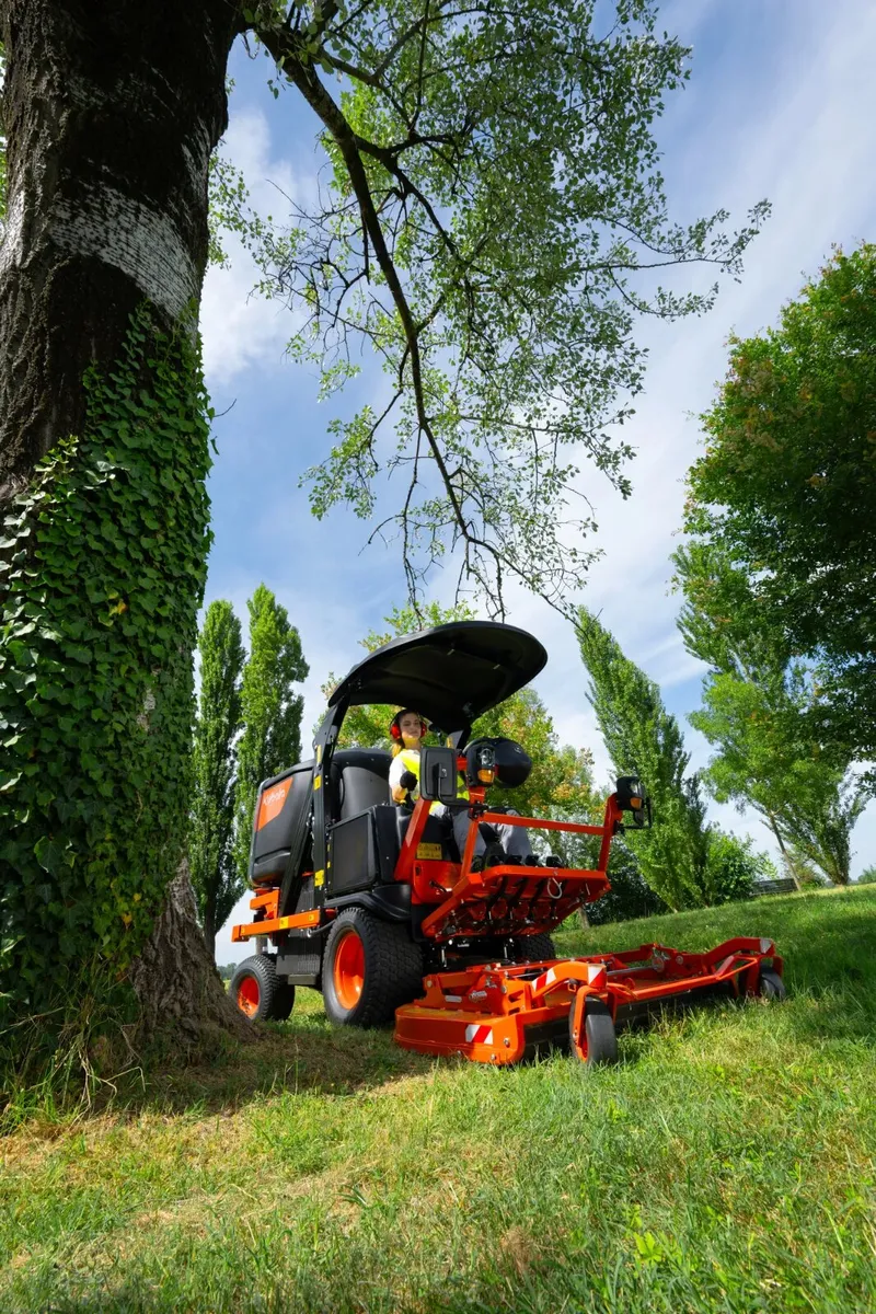 Kubota FC4-441 Outfront Lawnmower - Image 2