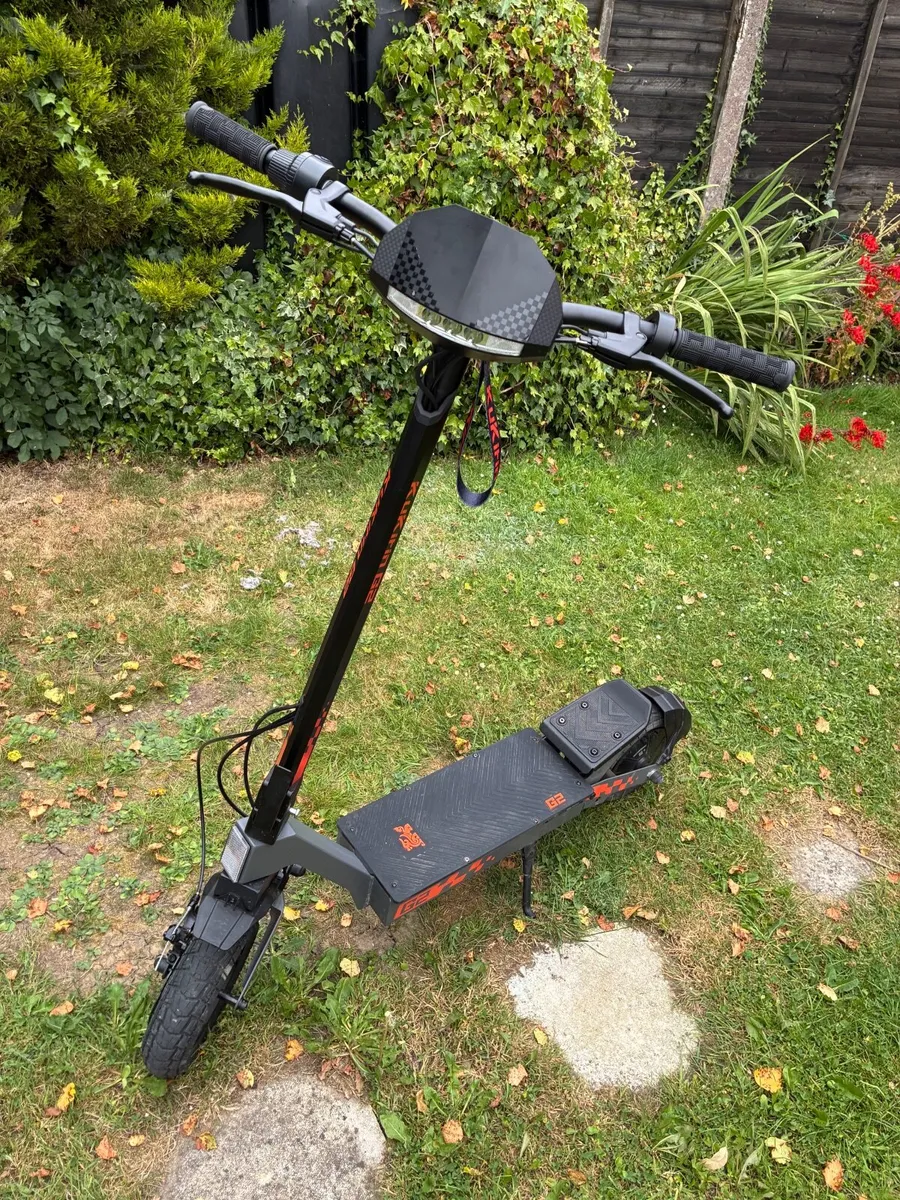 KuKirin G2 Electric Scooter - Image 1