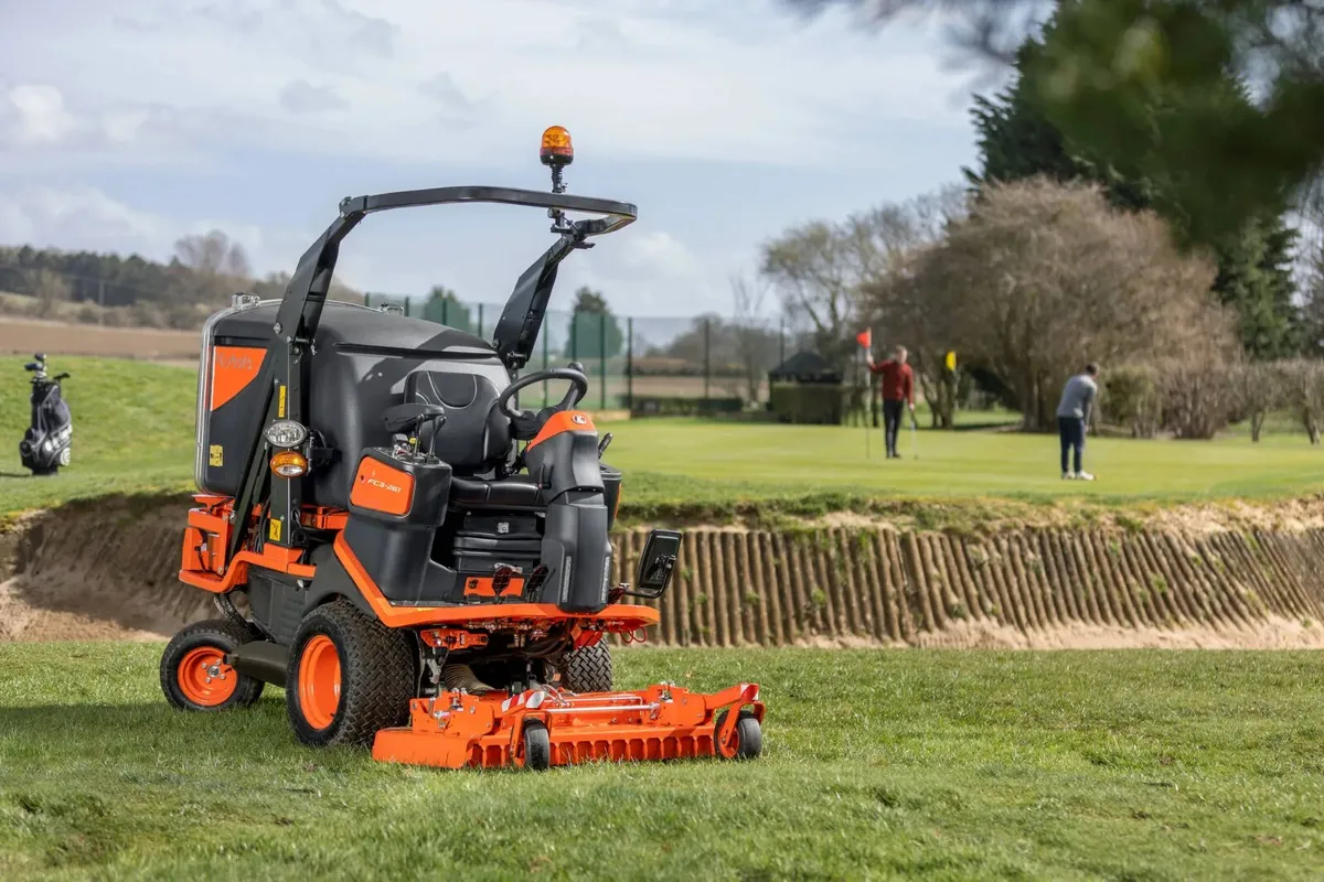 Kubota FC3-261 Outfront Lawnmower - Image 4