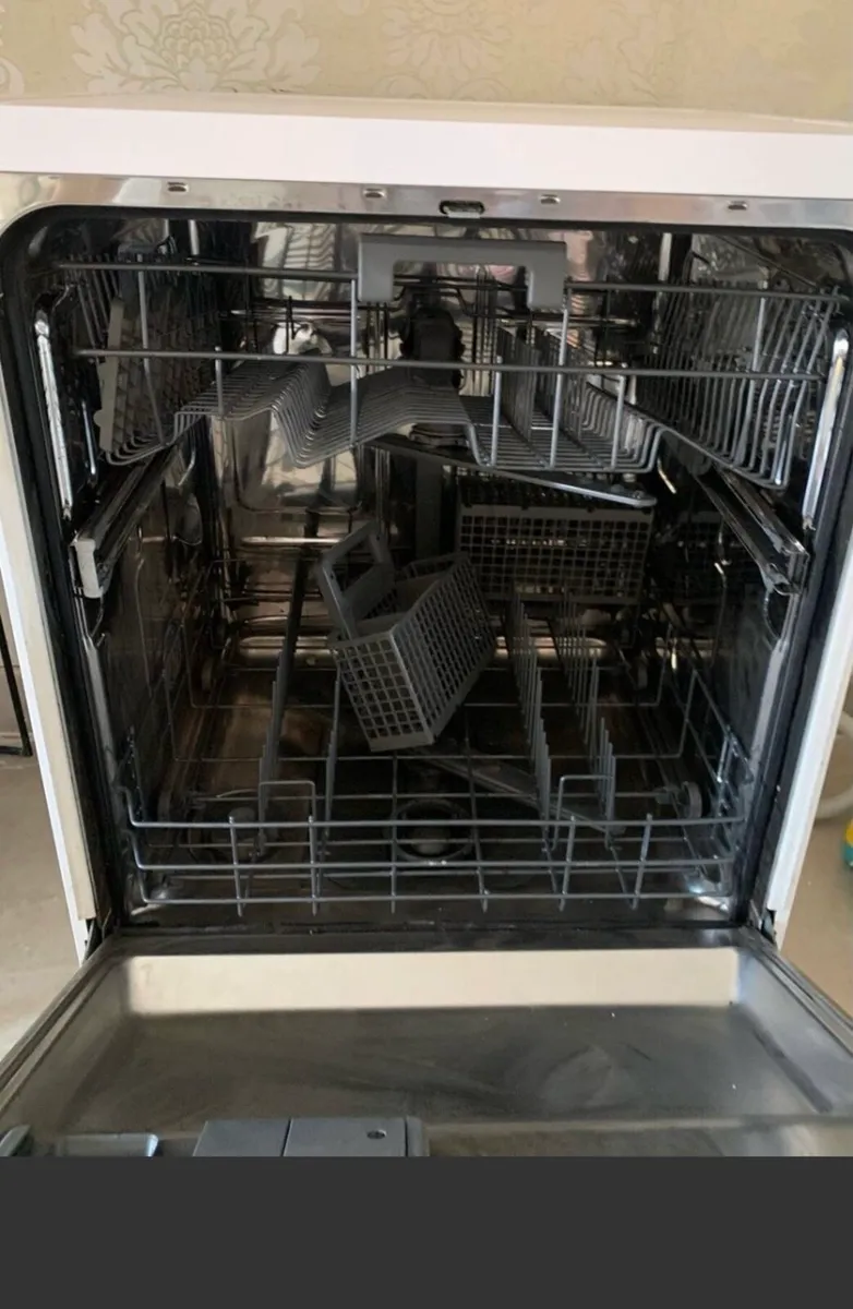 Dishwasher - Image 4