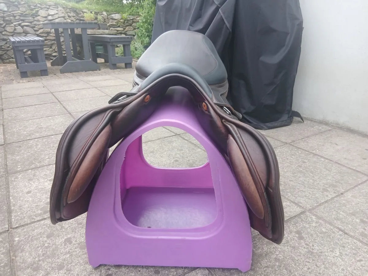 17in ERREPLUS JUMPING SADDLE - Image 4