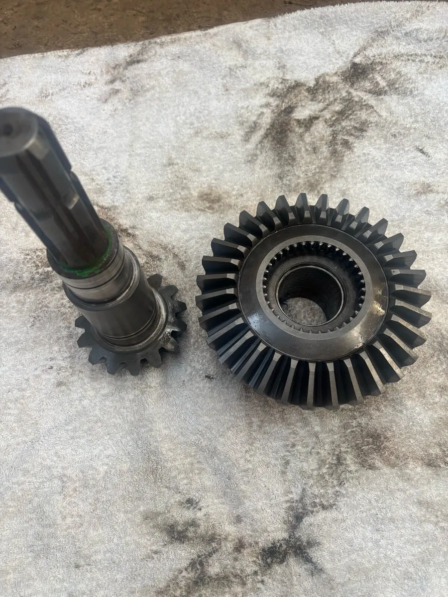 John Deere 578 gearbox - Image 1