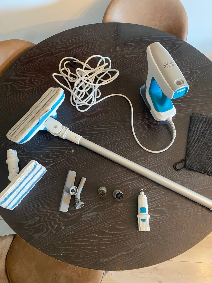 Black & Decker Steam Mop with Extra Attachments - Image 1