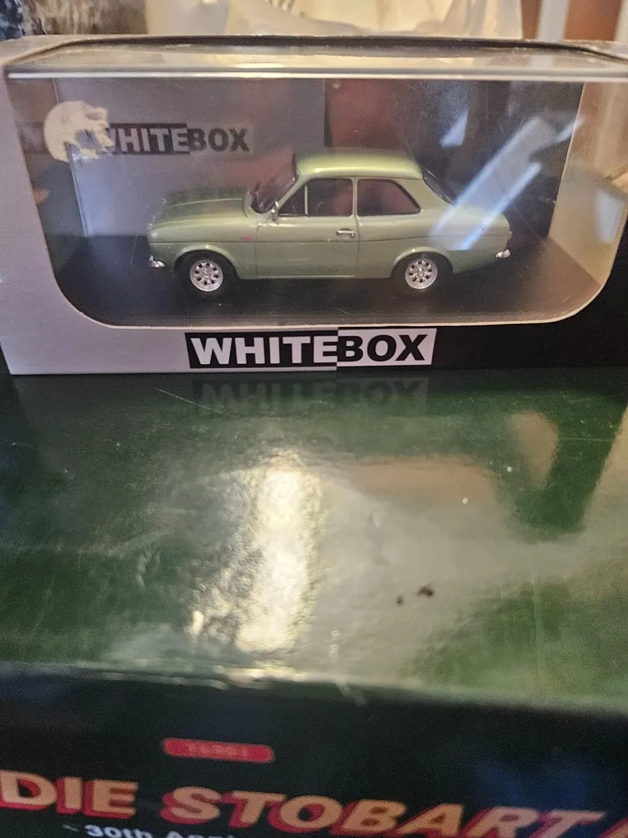 Corgi Whitebox Ford Escort MKI - Image 2