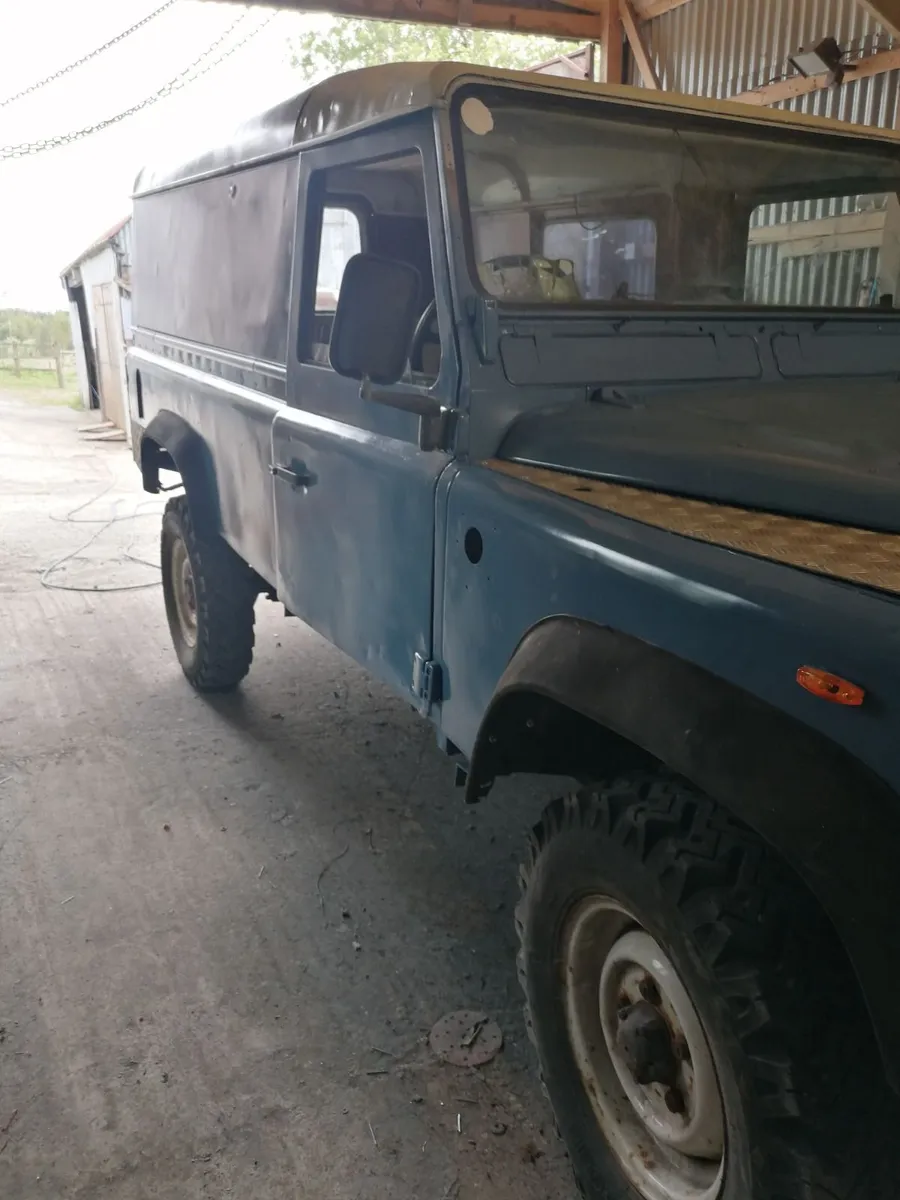 LAND ROVER DEFENDER 110 - Image 2