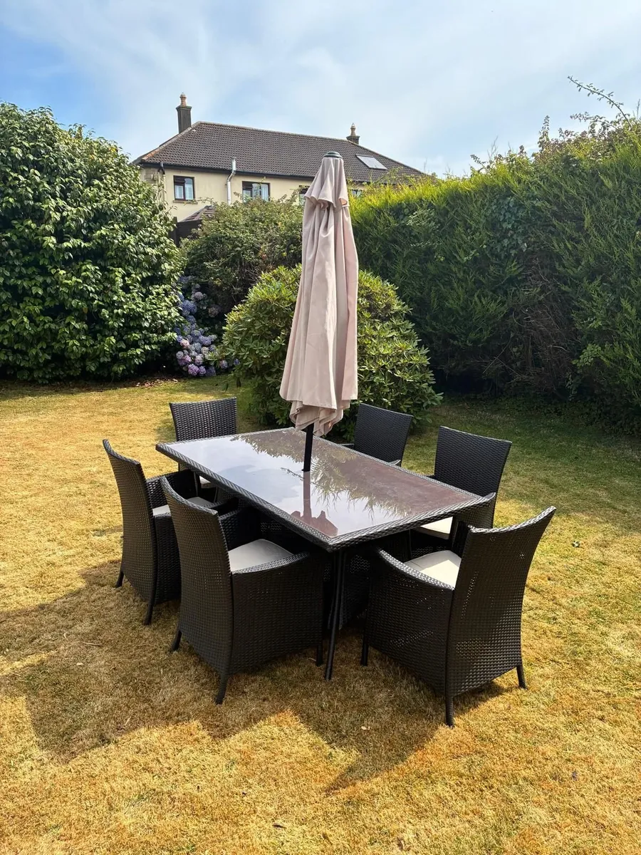 Patio table and chairs - Image 1