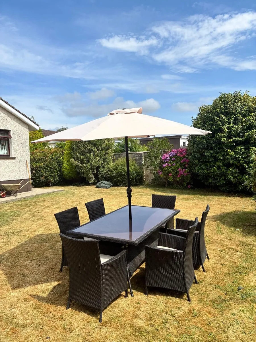 Patio table and chairs - Image 2