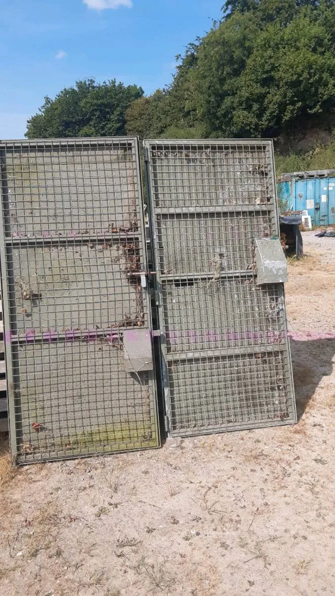 Extra heavy duty door guards - Image 1