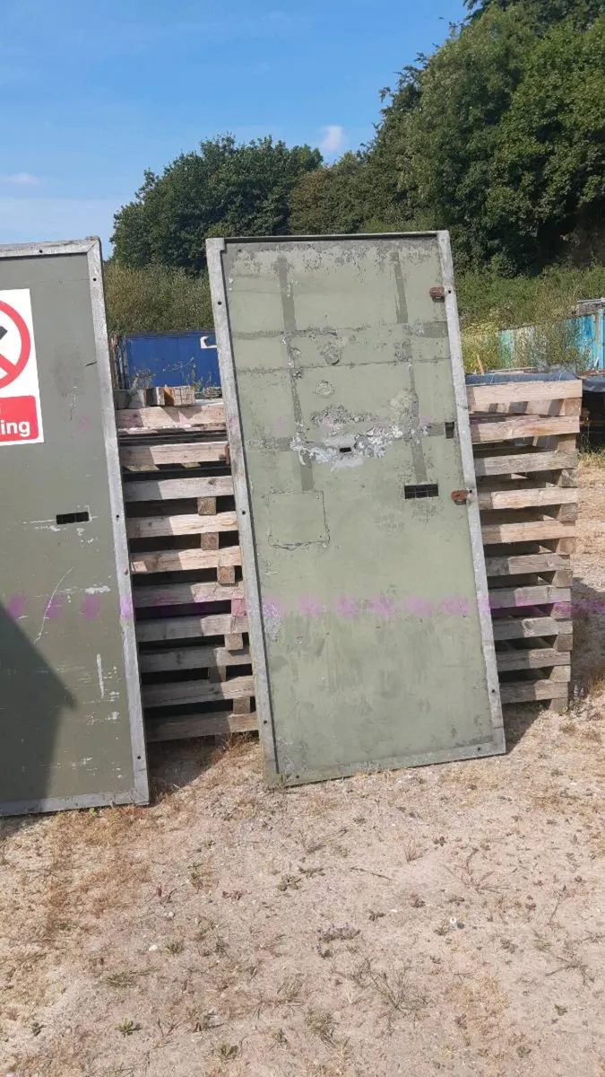 Extra heavy duty door guards - Image 3