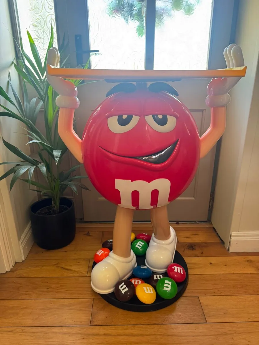 M&M stand - Image 1