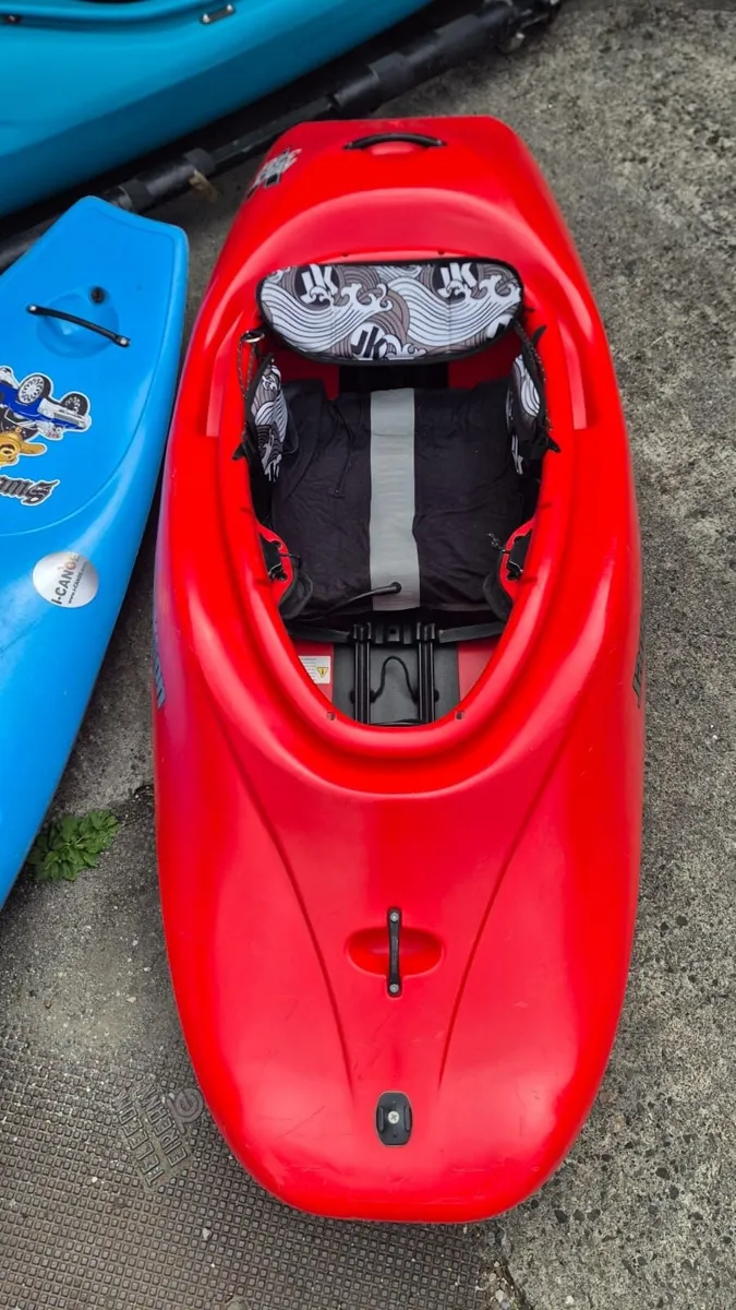 Used Jackson Rockstar V large freestyle kayak - Image 2