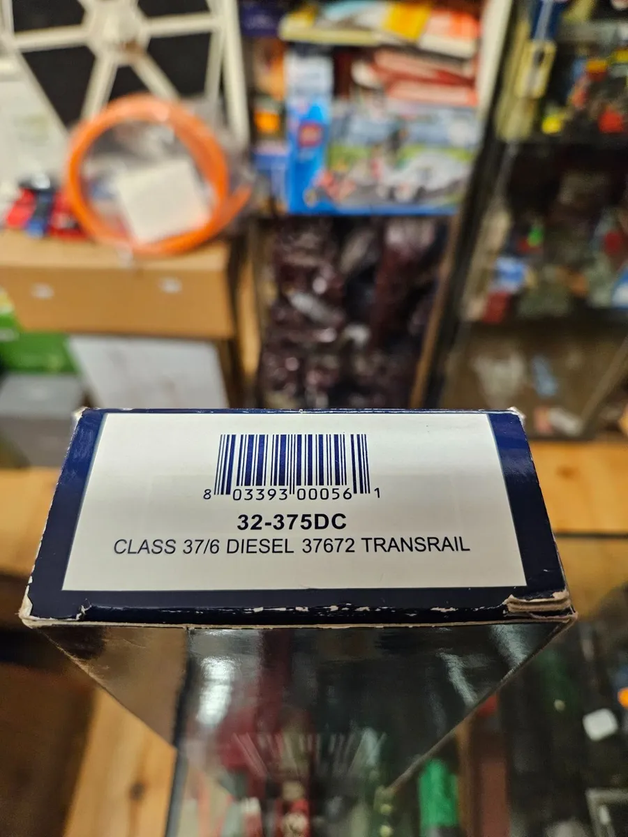 Hornby Bachmann OO Gauge Class 37 - Image 2