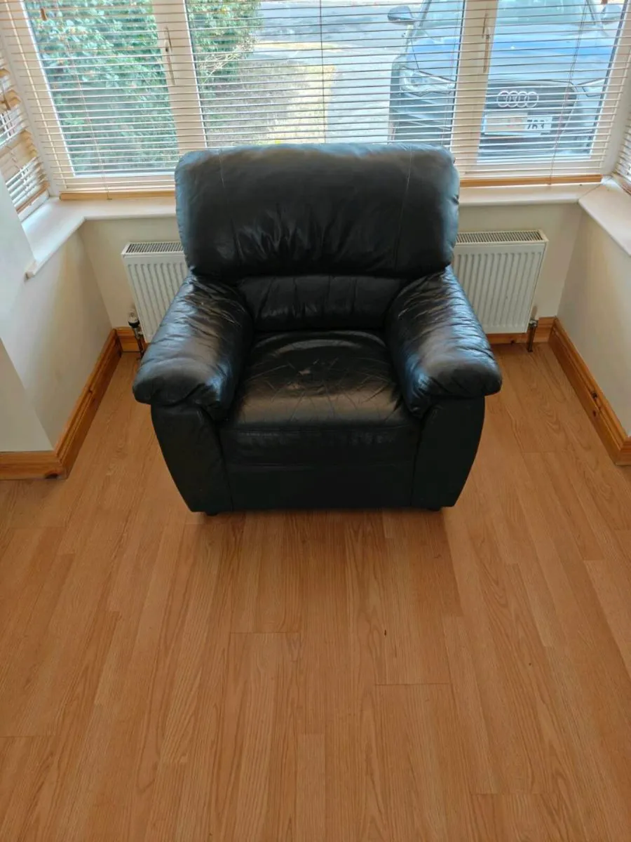 Furniture, couches, beds, table, chairs, etc - Image 3