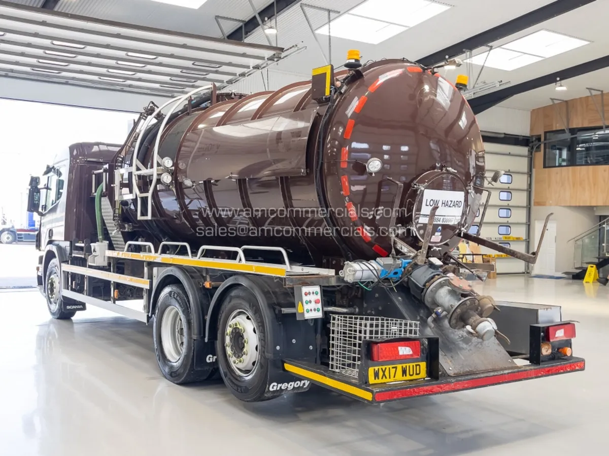 2017 SCANIA P320 WASTE TANKER - Image 4