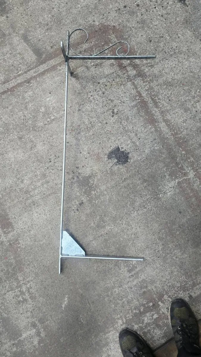 Sign Holder - Image 1