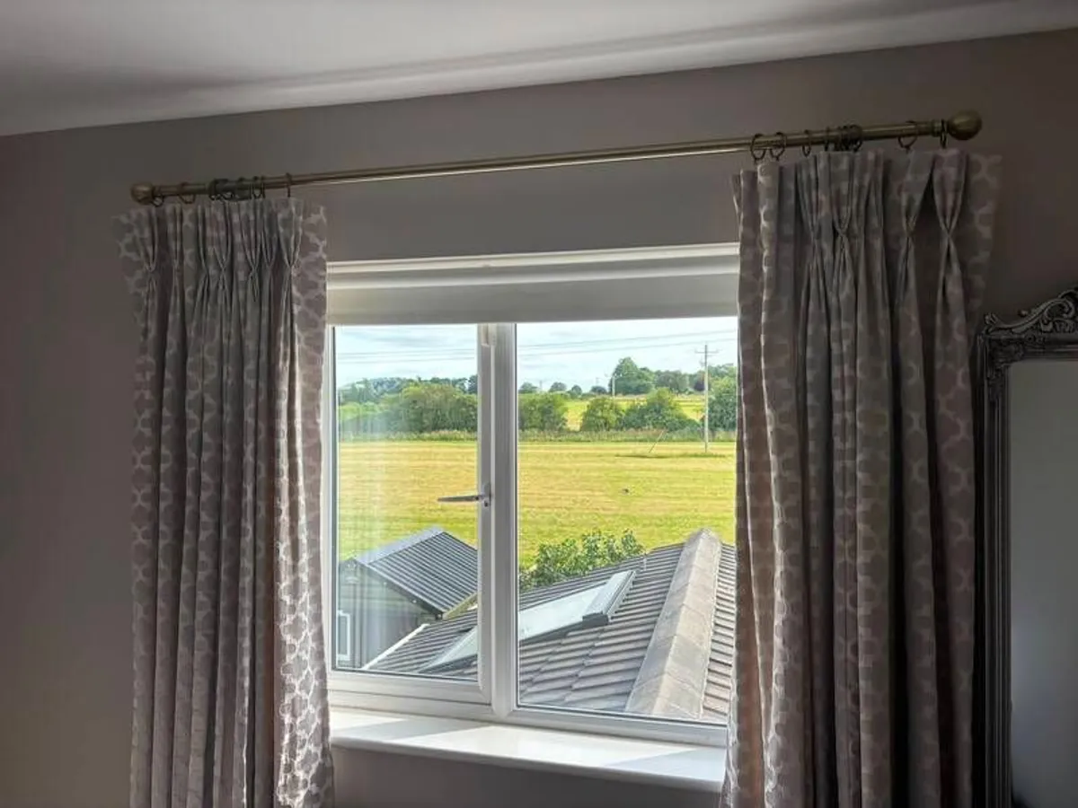 Curtains, pole and tie backs - Image 4