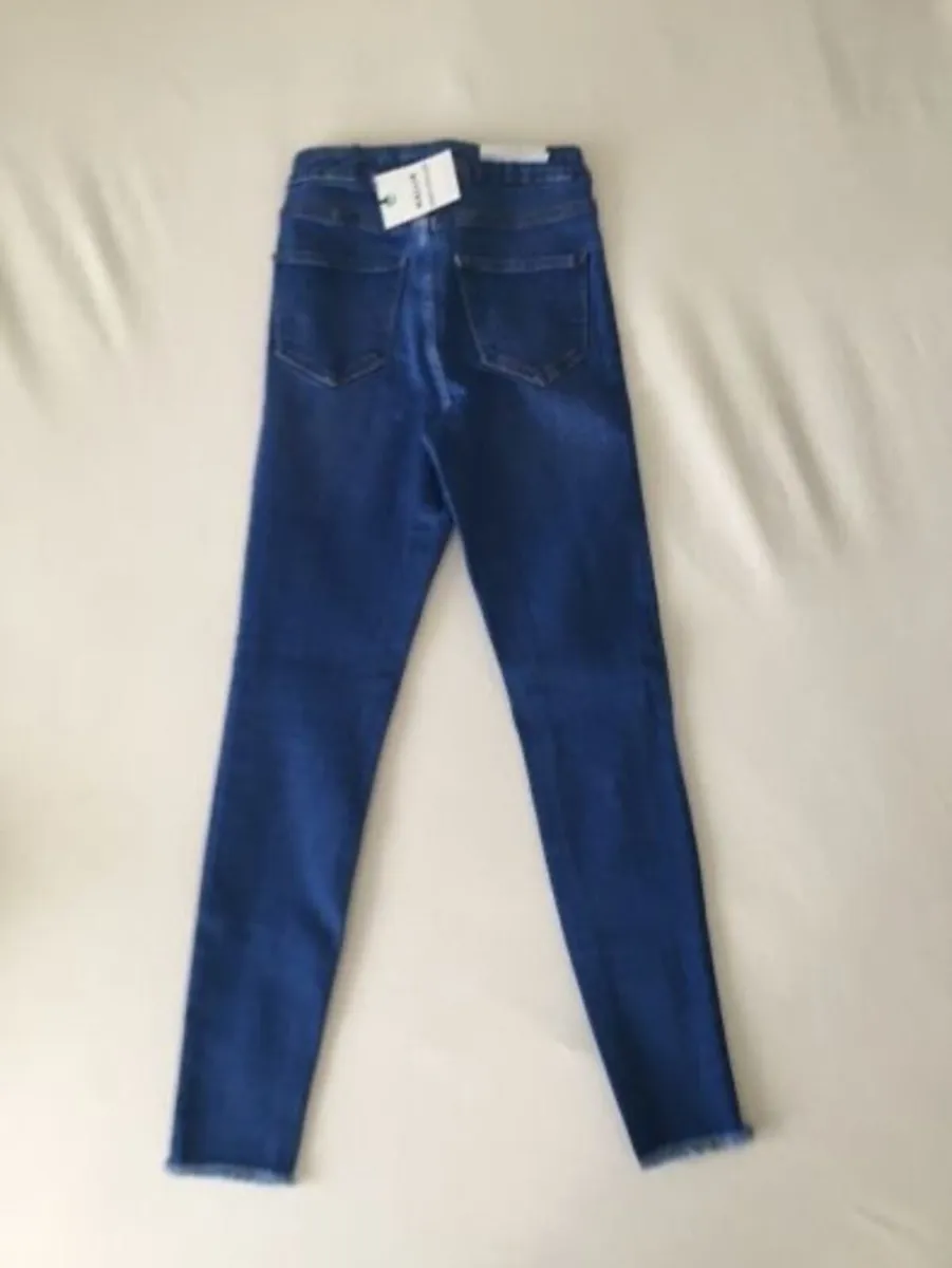 Bnwt new look hallie super skinny jeans: size 8 - Image 2