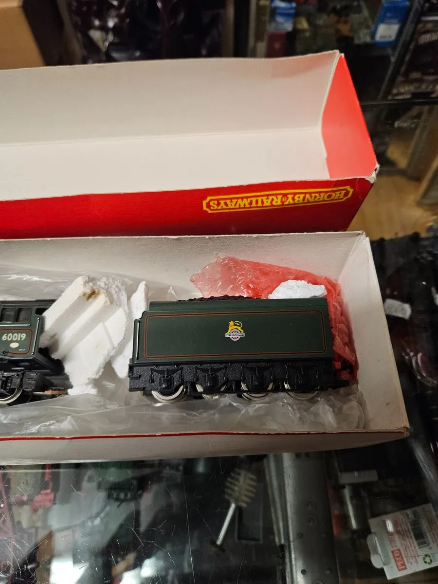 Hornby OO Gauge Bittern Steam Engine - Image 4