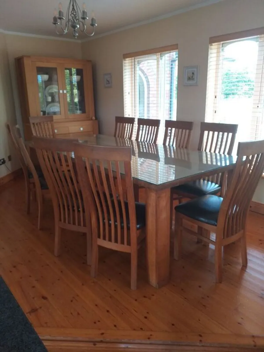 Dining Table & 10 chairs - Image 1