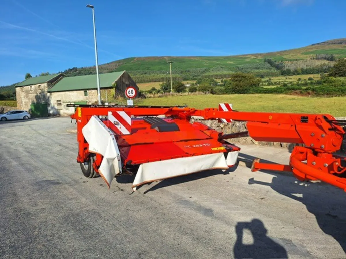 2014 Kuhn FC283 TG Trailed Con Mower - Image 1