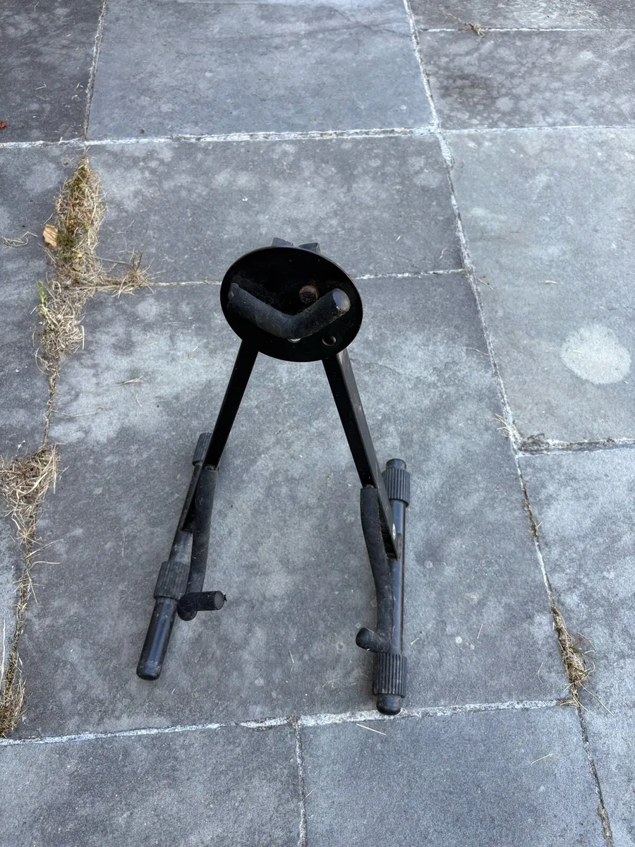 Mandolin Stand / Instrument Stand – Foldable