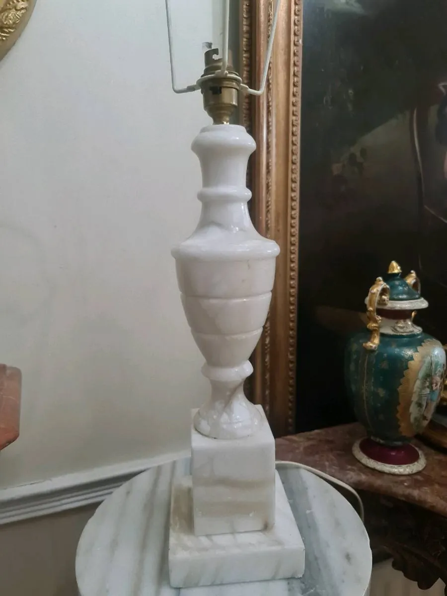 Oil and electric lamps - Image 3
