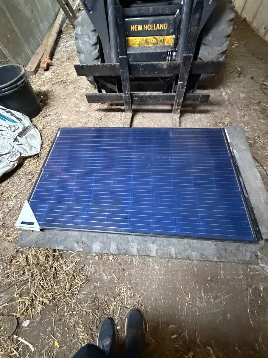 11 PV Panels - 270 W - Image 1